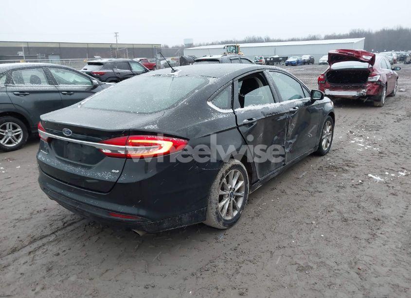 Photo 4 of 2017 Ford Fusion SE (VIN 3FA6P0H70HR364976)