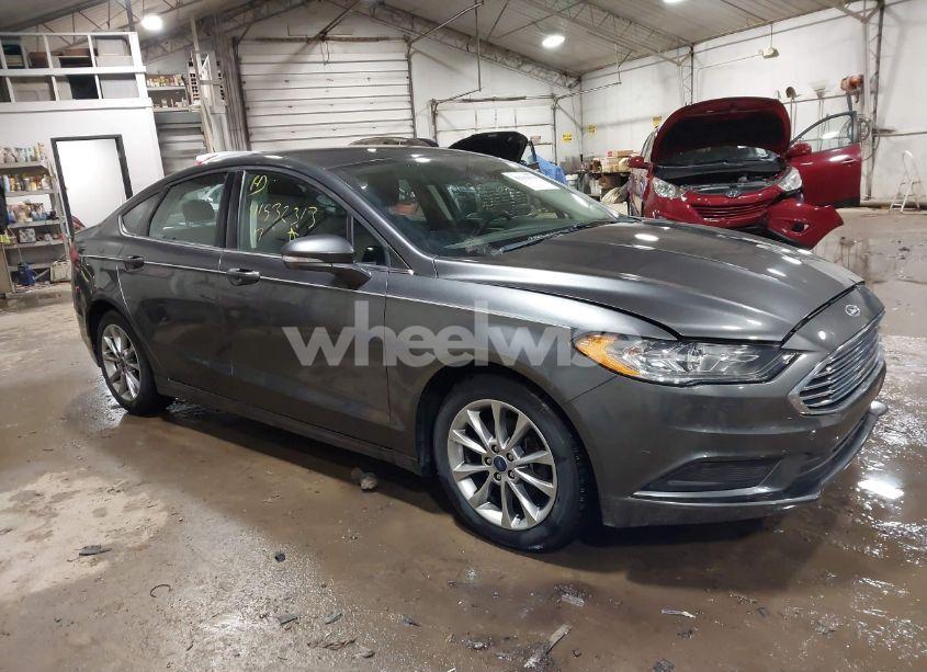 2017 Ford Fusion SE (VIN 3FA6P0H70HR383107) main photo