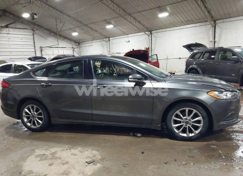 Photo 13 of 2017 Ford Fusion SE (VIN 3FA6P0H70HR383107)