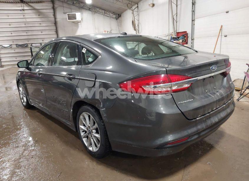 Photo 3 of 2017 Ford Fusion SE (VIN 3FA6P0H70HR383107)