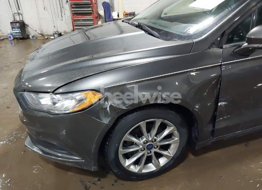 Photo 6 of 2017 Ford Fusion SE (VIN 3FA6P0H70HR383107)