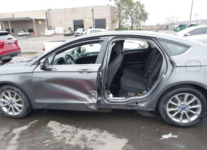 Photo 15 of 2017 Ford Fusion SE (VIN 3FA6P0H70HR383270)