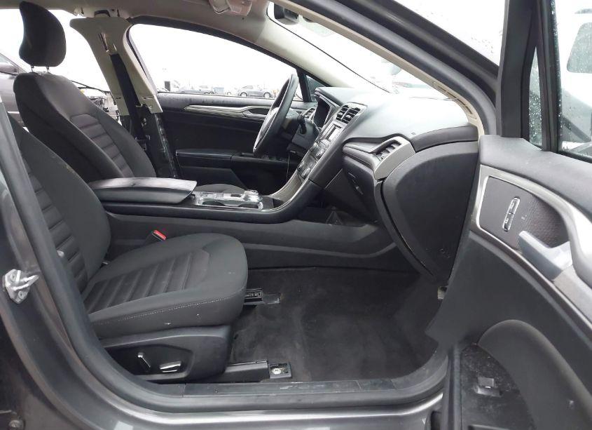 Photo 5 of 2017 Ford Fusion SE (VIN 3FA6P0H70HR383270)