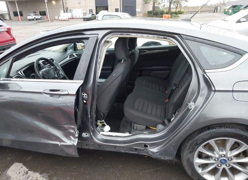 Photo 6 of 2017 Ford Fusion SE (VIN 3FA6P0H70HR383270)