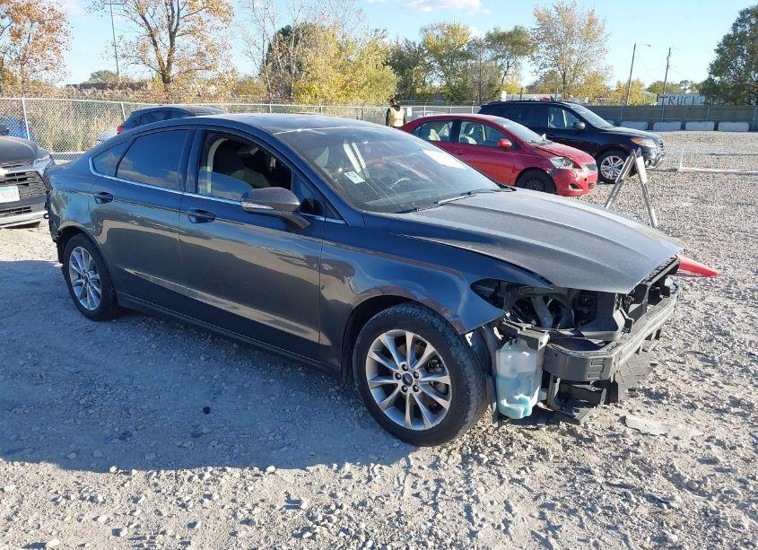 2017 Ford Fusion SE (VIN 3FA6P0H70HR394141) main photo