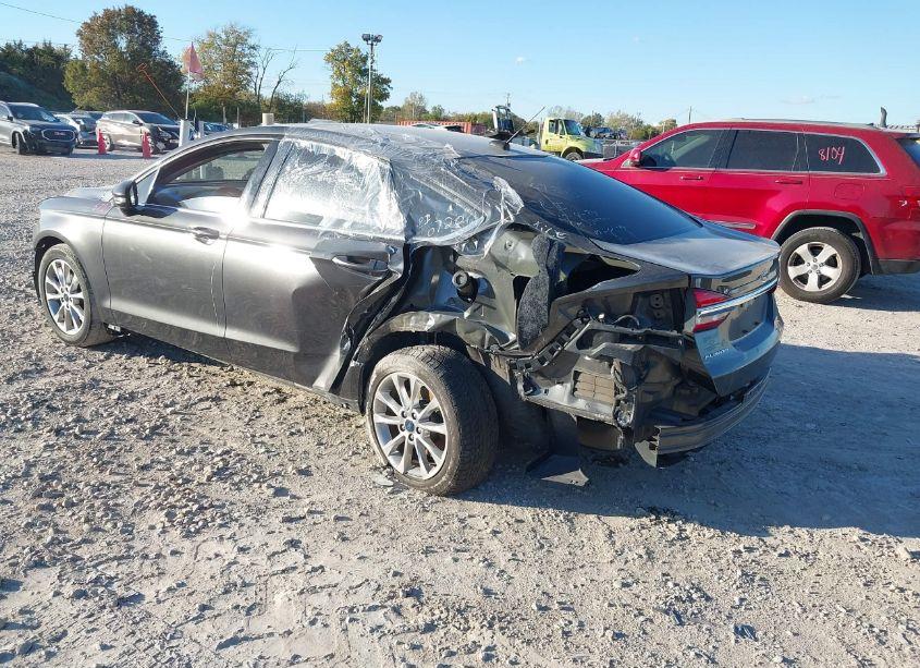 Photo 3 of 2017 Ford Fusion SE (VIN 3FA6P0H70HR394141)