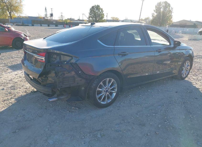 Photo 4 of 2017 Ford Fusion SE (VIN 3FA6P0H70HR394141)