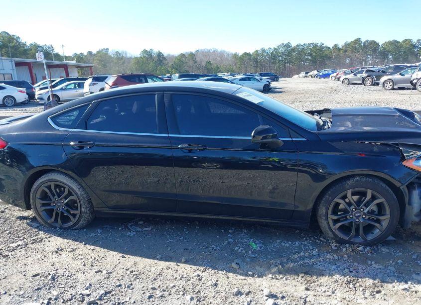 Photo 13 of 2018 Ford Fusion SE (VIN 3FA6P0H70JR113381)