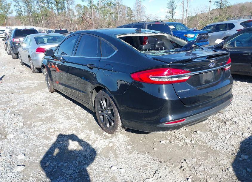 Photo 3 of 2018 Ford Fusion SE (VIN 3FA6P0H70JR113381)