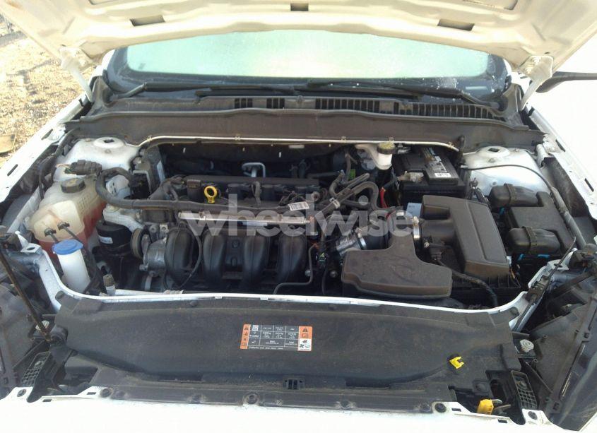 Photo 10 of 2019 Ford Fusion SE (VIN 3FA6P0H70KR154708)