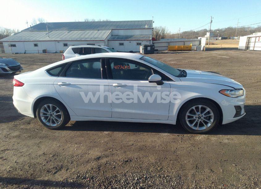 Photo 13 of 2019 Ford Fusion SE (VIN 3FA6P0H70KR154708)