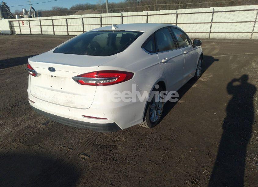 Photo 4 of 2019 Ford Fusion SE (VIN 3FA6P0H70KR154708)