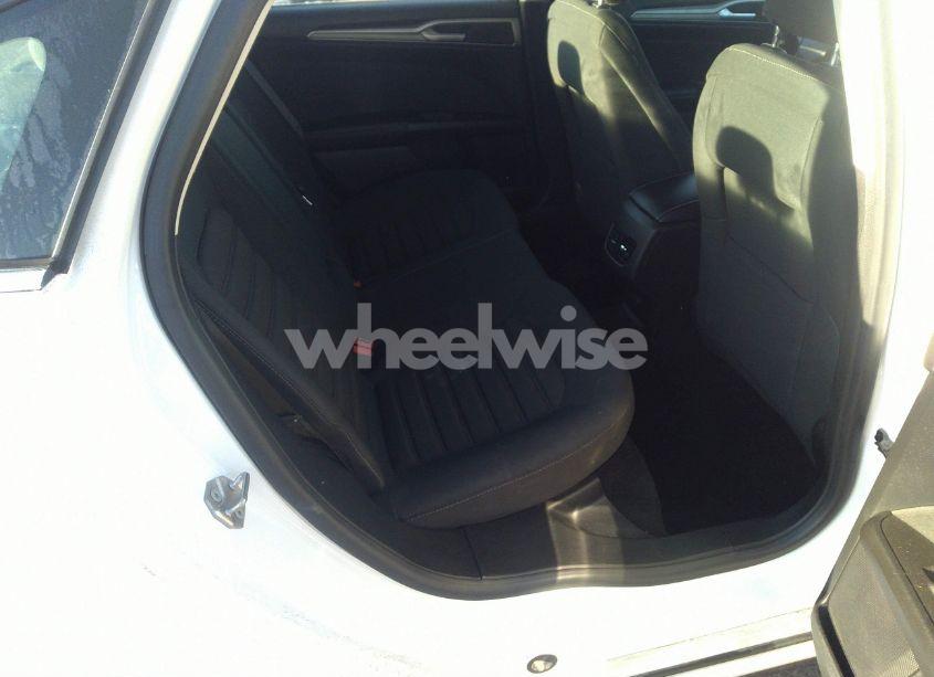 Photo 8 of 2019 Ford Fusion SE (VIN 3FA6P0H70KR154708)