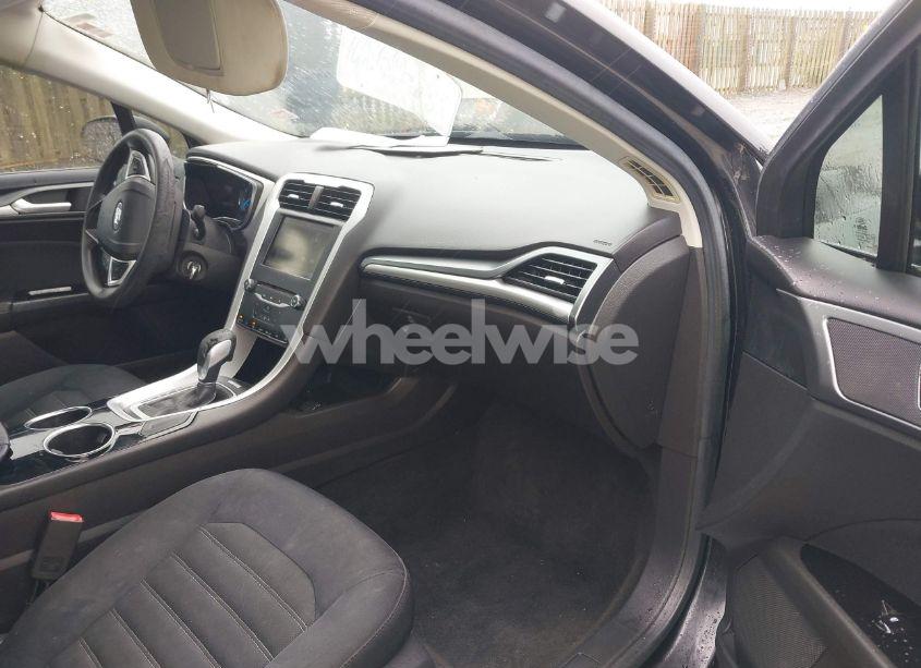 Photo 5 of 2013 Ford Fusion SE (VIN 3FA6P0H71DR104984)