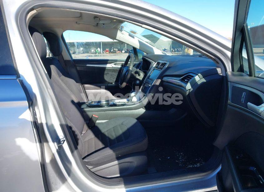 Photo 5 of 2013 Ford Fusion SE (VIN 3FA6P0H71DR117086)