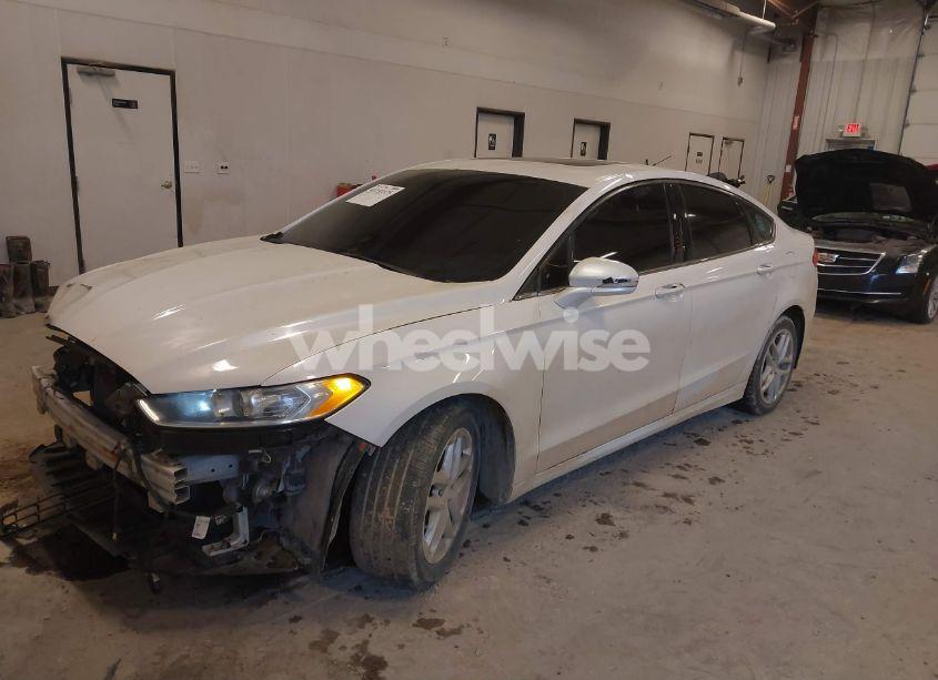 Photo 2 of 2013 Ford Fusion SE (VIN 3FA6P0H71DR137645)