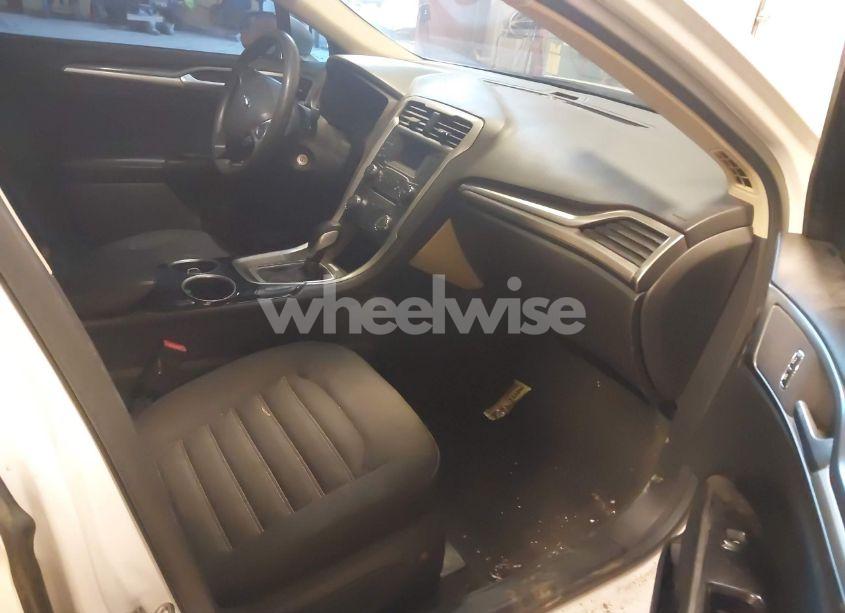 Photo 5 of 2013 Ford Fusion SE (VIN 3FA6P0H71DR137645)