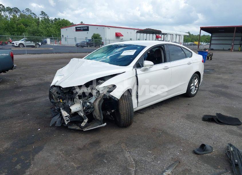 Photo 2 of 2013 Ford Fusion SE (VIN 3FA6P0H71DR241794)