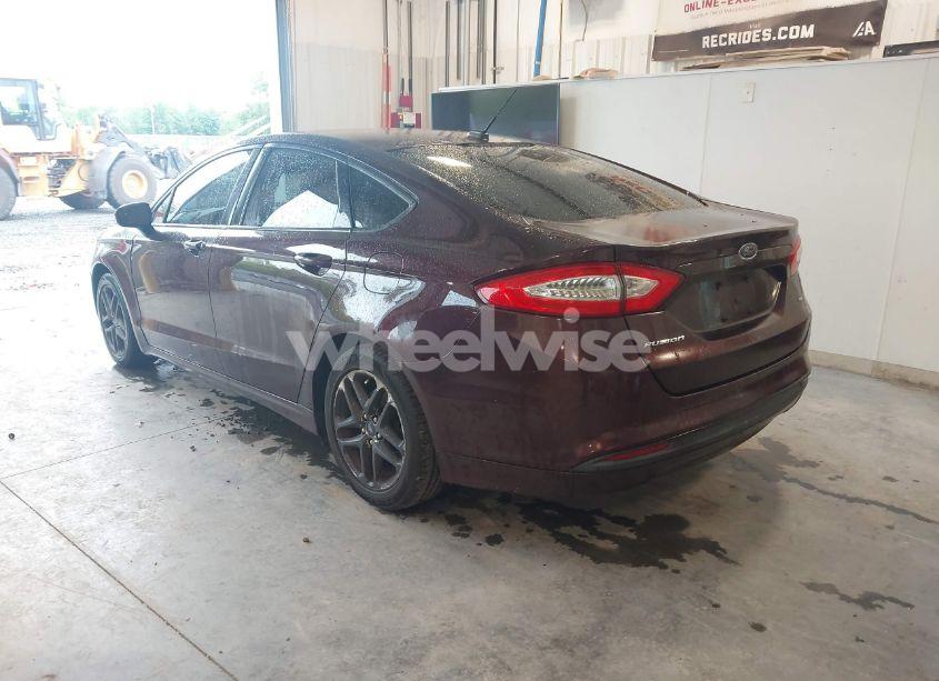 Photo 3 of 2013 Ford Fusion SE (VIN 3FA6P0H71DR301640)