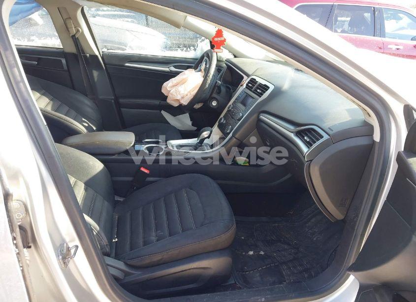 Photo 5 of 2013 Ford Fusion SE (VIN 3FA6P0H71DR331883)