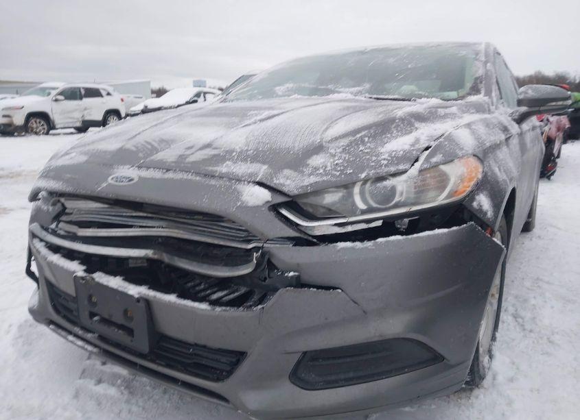 Photo 2 of 2013 Ford Fusion SE (VIN 3FA6P0H71DR384812)