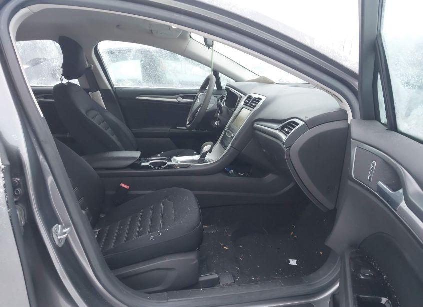 Photo 5 of 2013 Ford Fusion SE (VIN 3FA6P0H71DR384812)