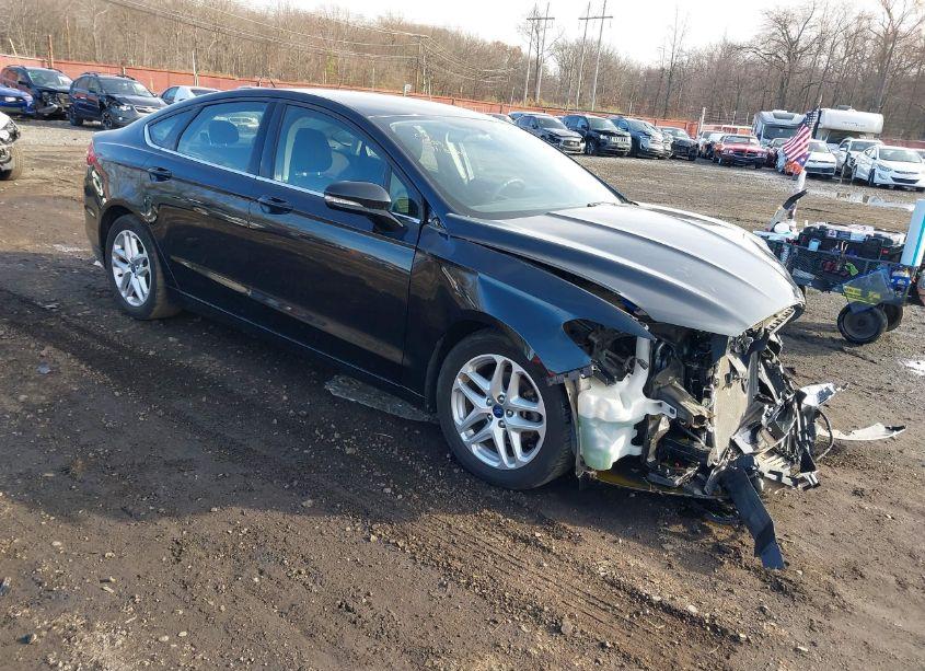 2014 Ford Fusion SE (VIN 3FA6P0H71ER132821) main photo