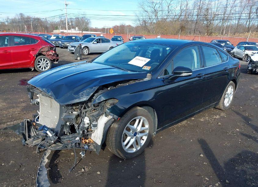 Photo 2 of 2014 Ford Fusion SE (VIN 3FA6P0H71ER132821)