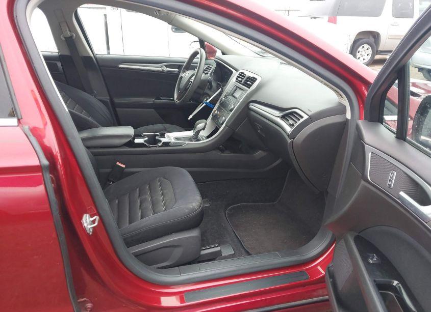 Photo 5 of 2014 Ford Fusion SE (VIN 3FA6P0H71ER230358)