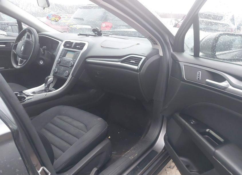 Photo 5 of 2014 Ford Fusion SE (VIN 3FA6P0H71ER348538)