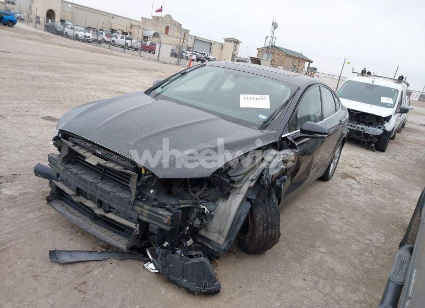 Photo 2 of 2014 Ford Fusion SE (VIN 3FA6P0H71ER362519)