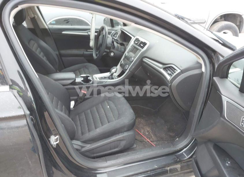 Photo 5 of 2014 Ford Fusion SE (VIN 3FA6P0H71ER362519)