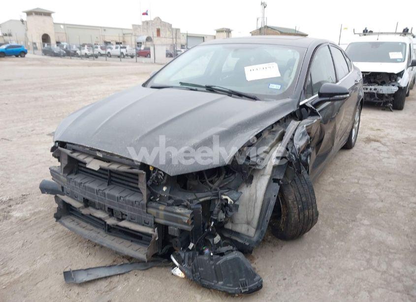 Photo 6 of 2014 Ford Fusion SE (VIN 3FA6P0H71ER362519)