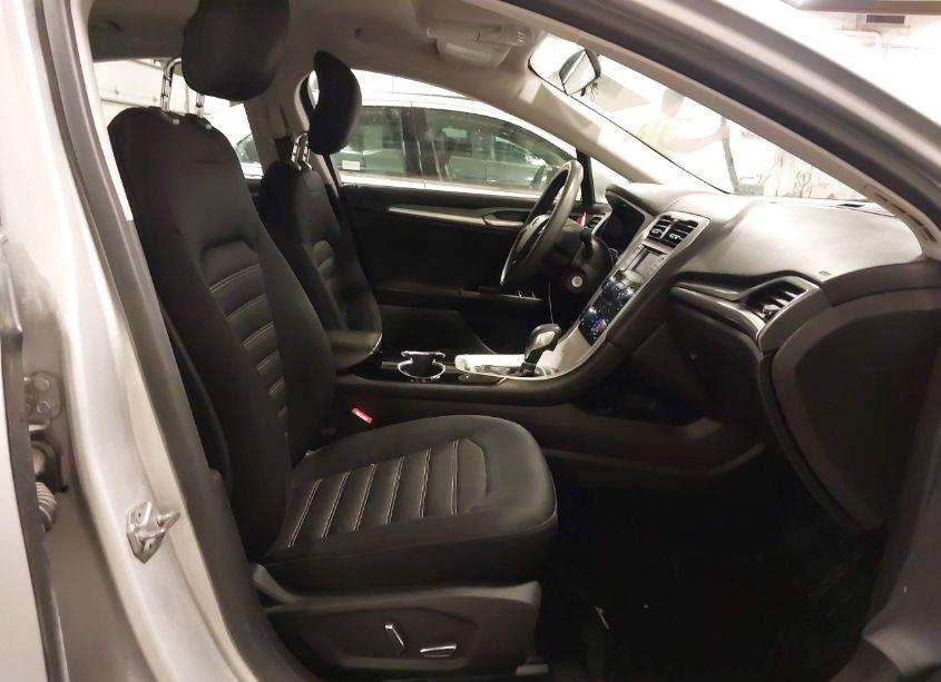 Photo 5 of 2015 Ford Fusion SE (VIN 3FA6P0H71FR159275)