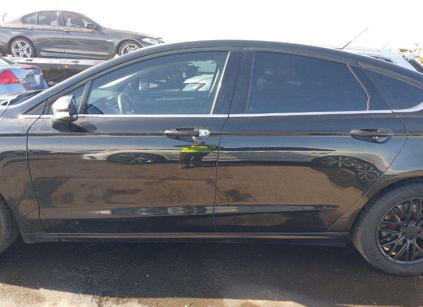 Photo 14 of 2015 Ford Fusion SE (VIN 3FA6P0H71FR196536)