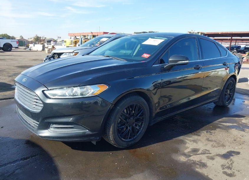 Photo 2 of 2015 Ford Fusion SE (VIN 3FA6P0H71FR196536)
