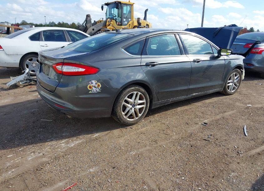 Photo 4 of 2015 Ford Fusion SE (VIN 3FA6P0H71FR219359)