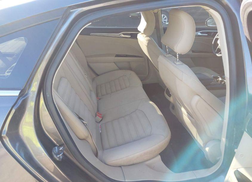 Photo 8 of 2015 Ford Fusion SE (VIN 3FA6P0H71FR260655)