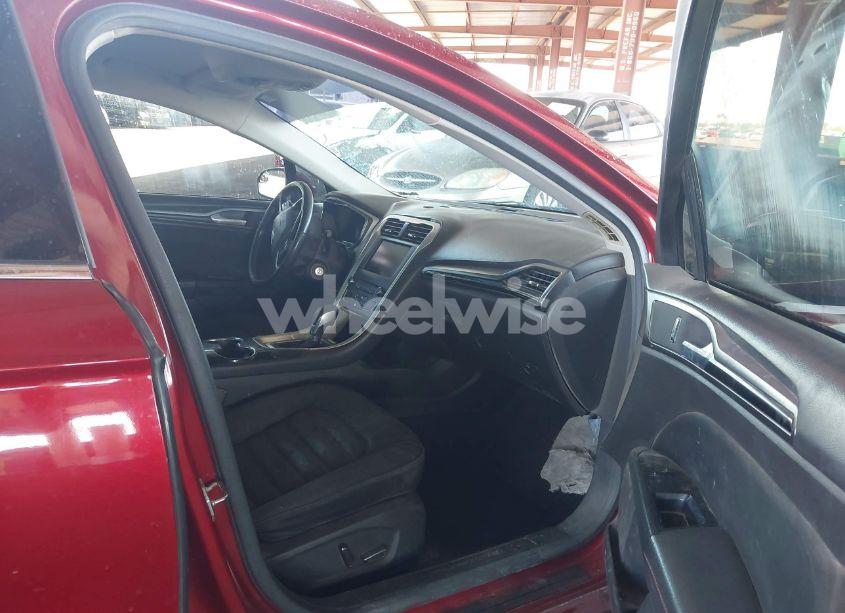 Photo 5 of 2016 Ford Fusion SE (VIN 3FA6P0H71GR113897)