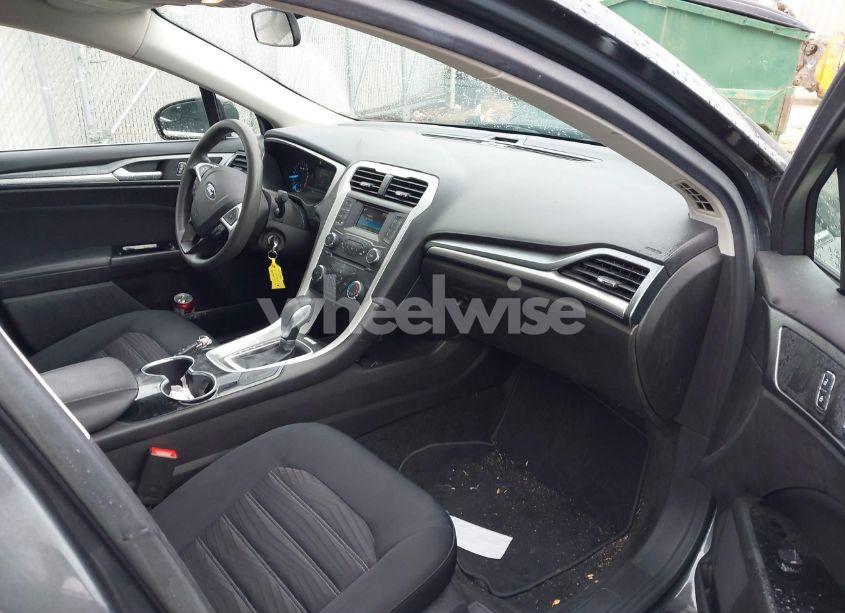 Photo 5 of 2016 Ford Fusion SE (VIN 3FA6P0H71GR133809)