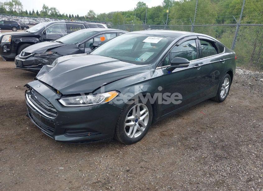 Photo 2 of 2016 Ford Fusion SE (VIN 3FA6P0H71GR138783)