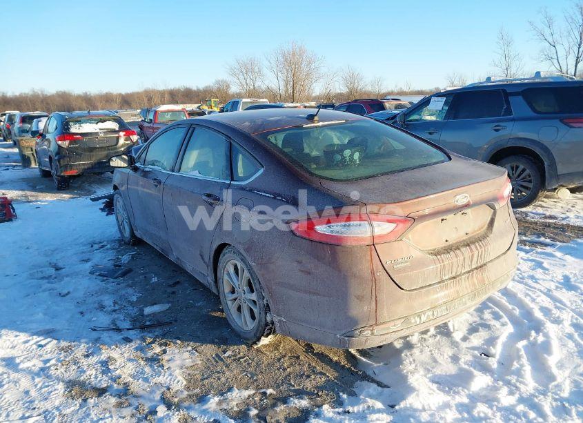 Photo 3 of 2016 Ford Fusion SE (VIN 3FA6P0H71GR141568)