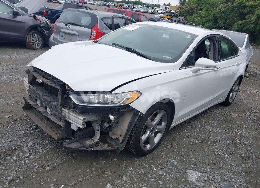 Photo 2 of 2016 Ford Fusion SE (VIN 3FA6P0H71GR162985)