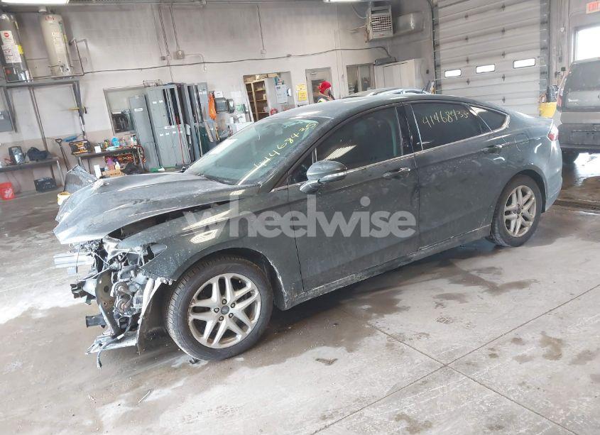 Photo 2 of 2016 Ford Fusion SE (VIN 3FA6P0H71GR184405)