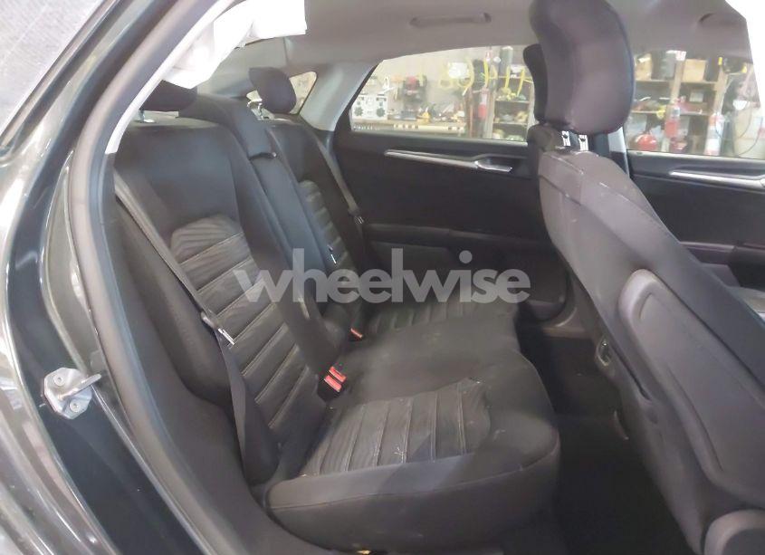 Photo 8 of 2016 Ford Fusion SE (VIN 3FA6P0H71GR184405)