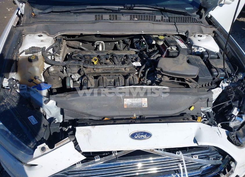 Photo 10 of 2016 Ford Fusion SE (VIN 3FA6P0H71GR210646)