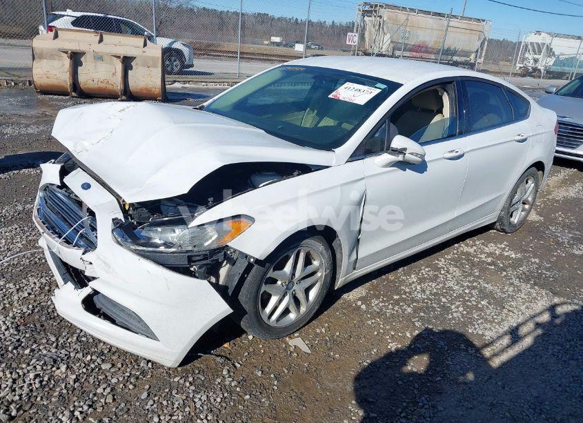 Photo 2 of 2016 Ford Fusion SE (VIN 3FA6P0H71GR210646)