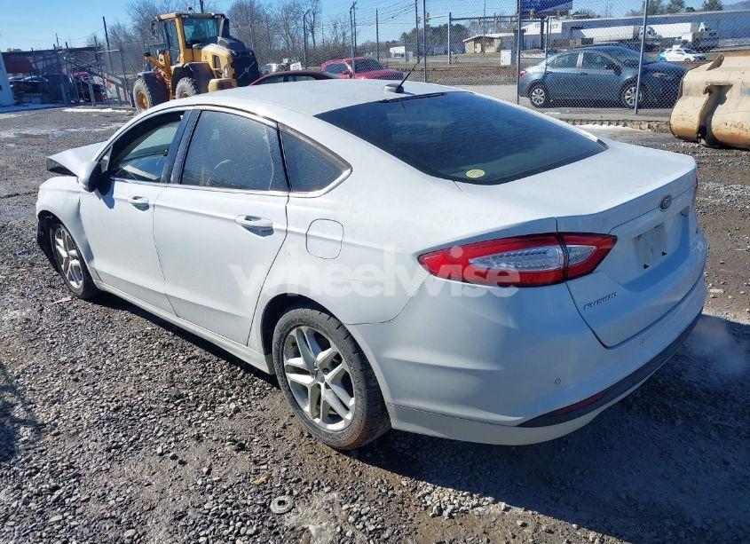 Photo 3 of 2016 Ford Fusion SE (VIN 3FA6P0H71GR210646)