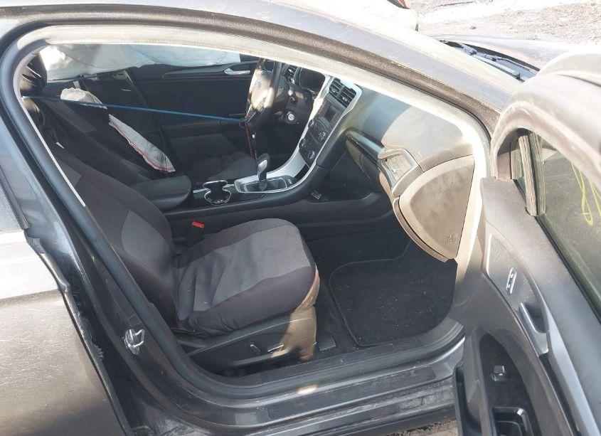 Photo 5 of 2016 Ford Fusion SE (VIN 3FA6P0H71GR237846)