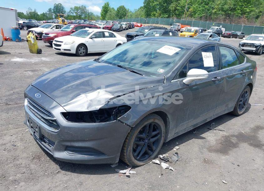 Photo 2 of 2016 Ford Fusion SE (VIN 3FA6P0H71GR238446)
